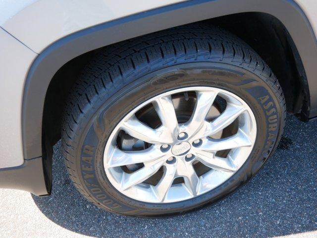 used 2016 Jeep Cherokee car