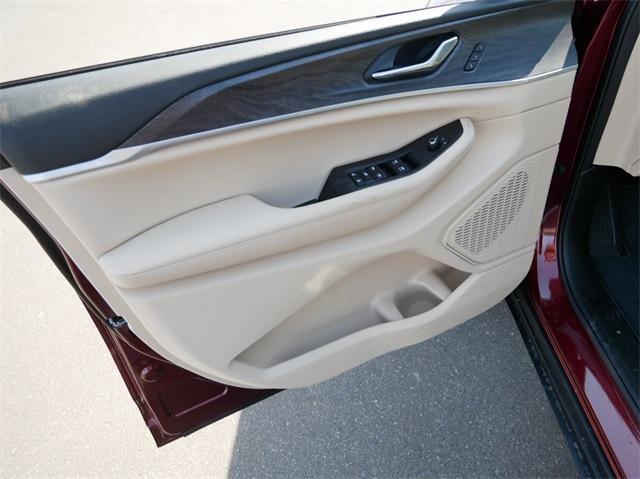 new 2025 Jeep Grand Cherokee car, priced at $43,639