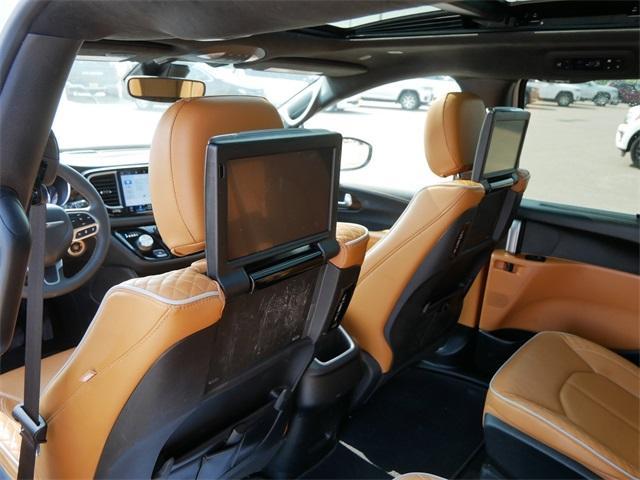 used 2023 Chrysler Pacifica Hybrid car, priced at $39,999