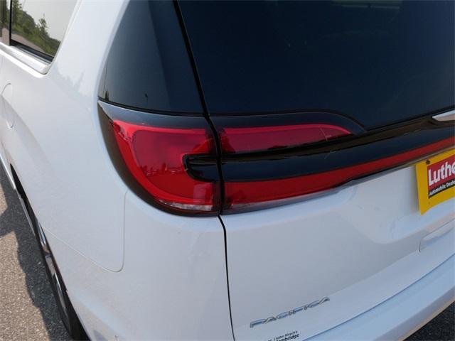 used 2023 Chrysler Pacifica Hybrid car, priced at $39,999