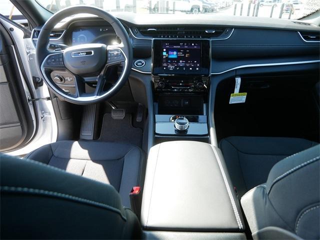 new 2025 Jeep Grand Cherokee car, priced at $38,334