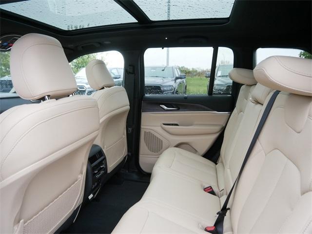 new 2025 Jeep Grand Cherokee car