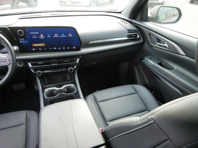 used 2025 Chevrolet Traverse car, priced at $39,998