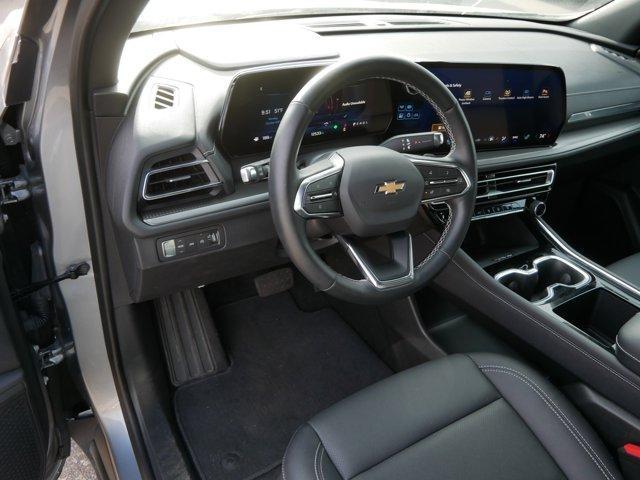 used 2025 Chevrolet Traverse car, priced at $39,998