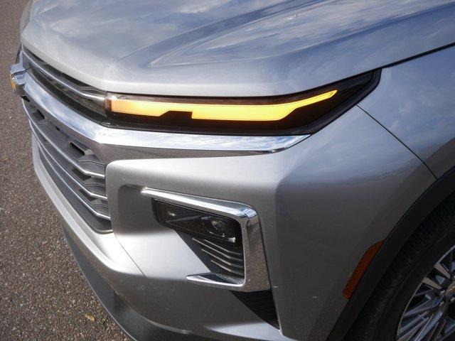 used 2025 Chevrolet Traverse car, priced at $39,998