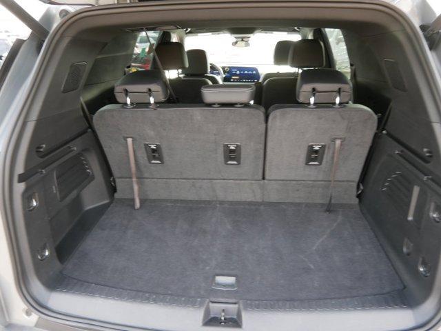 used 2025 Chevrolet Traverse car, priced at $39,998