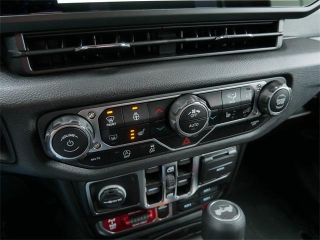 new 2025 Jeep Wrangler car, priced at $52,724