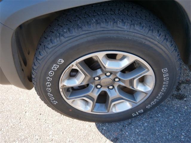 used 2019 Jeep Cherokee car, priced at $17,277
