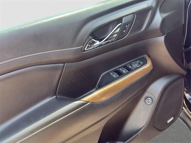 used 2022 GMC Acadia car, priced at $21,900