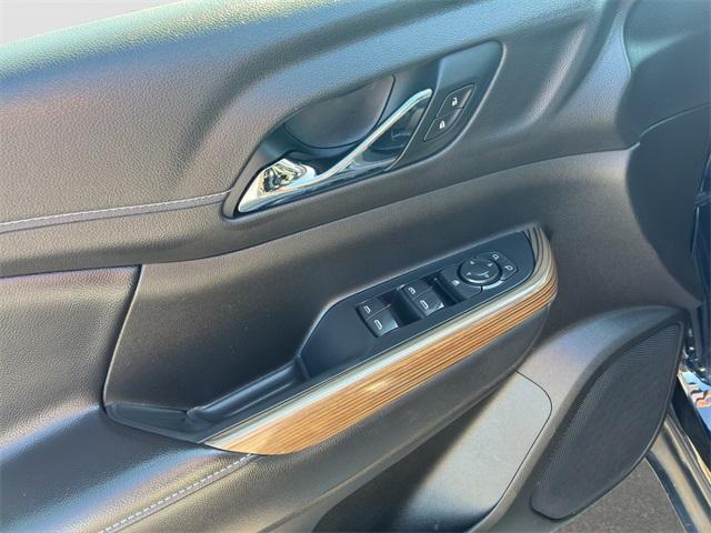 used 2021 GMC Acadia car, priced at $18,900