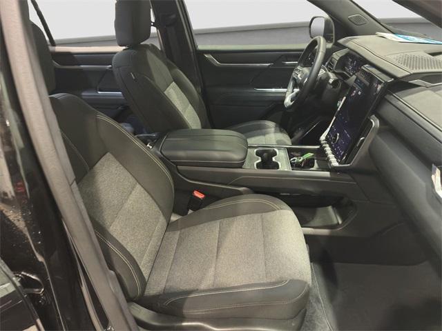 used 2025 GMC Acadia car, priced at $33,900