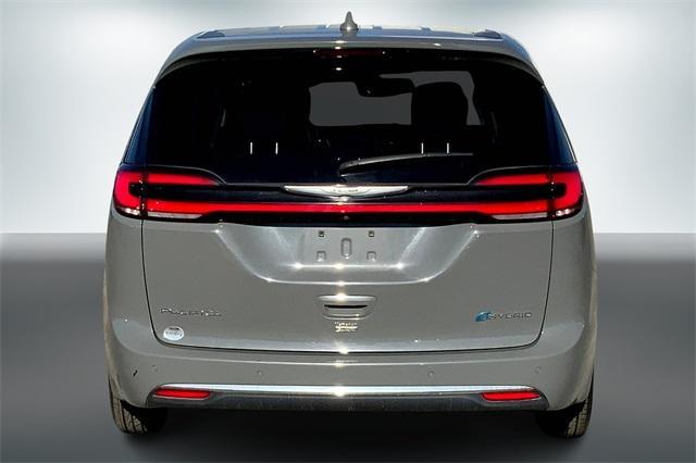 used 2022 Chrysler Pacifica Hybrid car, priced at $26,000