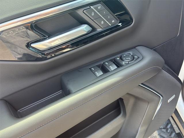 new 2025 Chevrolet Suburban car, priced at $75,320