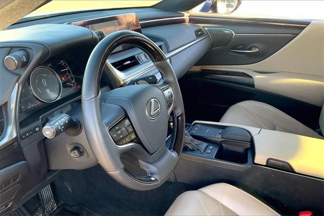 used 2019 Lexus ES 300h car, priced at $27,000