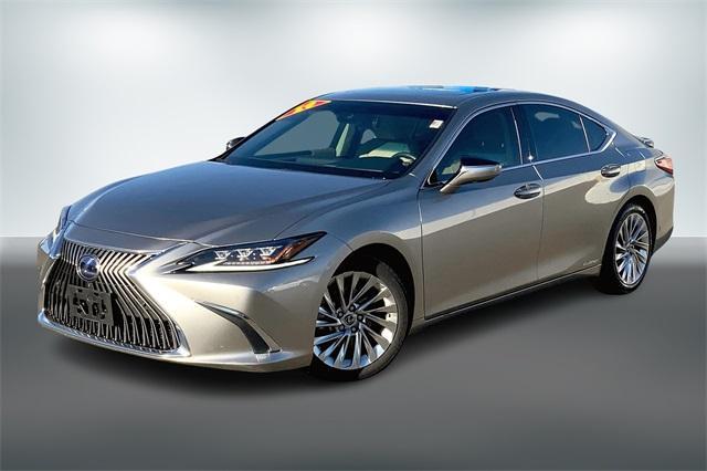 used 2019 Lexus ES 300h car, priced at $27,000