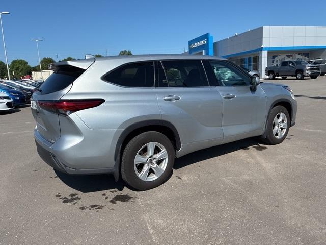 used 2021 Toyota Highlander car, priced at $24,000