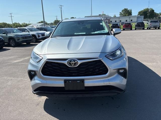 used 2021 Toyota Highlander car, priced at $24,000