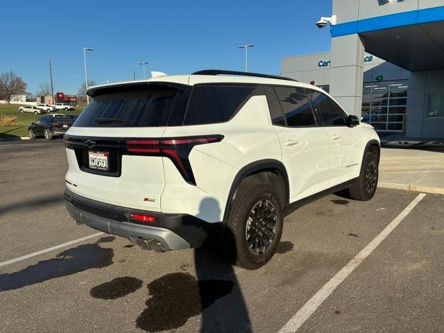 used 2024 Chevrolet Traverse car, priced at $41,372