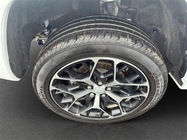 used 2024 Jeep Grand Cherokee car, priced at $51,900