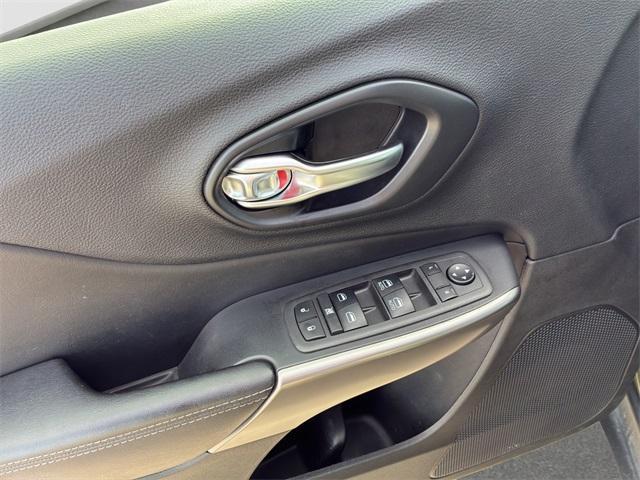 used 2021 Jeep Cherokee car, priced at $17,800