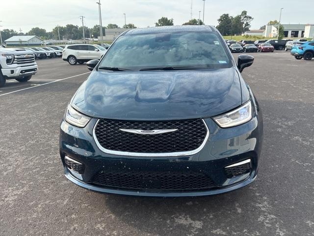 used 2025 Chrysler Pacifica car, priced at $34,500
