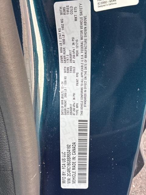 used 2025 Chrysler Pacifica car, priced at $34,500