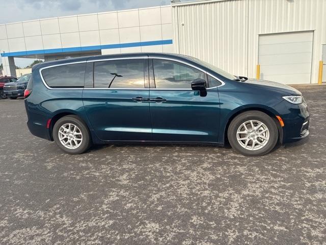used 2025 Chrysler Pacifica car, priced at $34,500