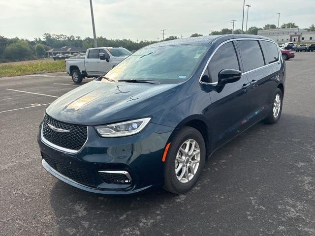 used 2025 Chrysler Pacifica car, priced at $34,500
