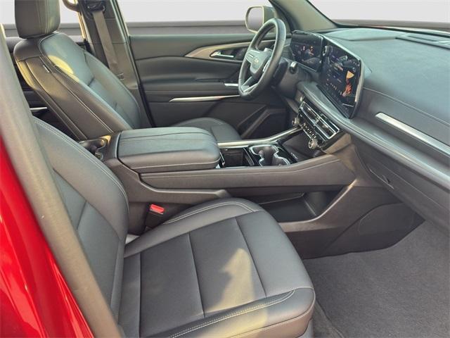 used 2024 Chevrolet Traverse car, priced at $36,800