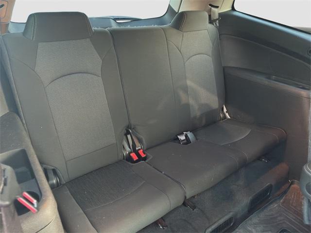 used 2015 Chevrolet Traverse car, priced at $7,000