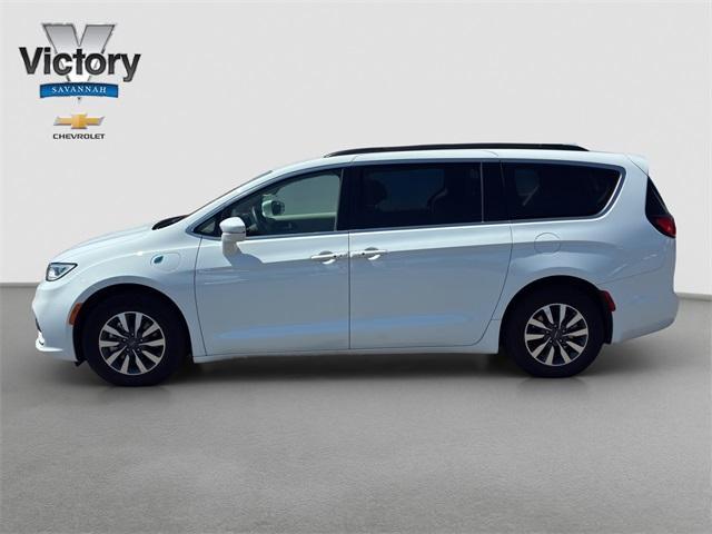 used 2021 Chrysler Pacifica Hybrid car, priced at $18,940
