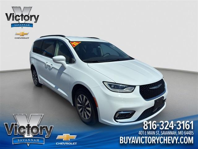 used 2021 Chrysler Pacifica Hybrid car, priced at $18,940