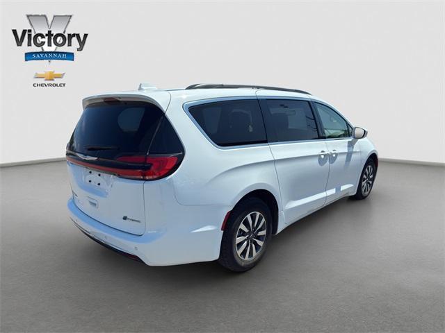 used 2021 Chrysler Pacifica Hybrid car, priced at $18,940