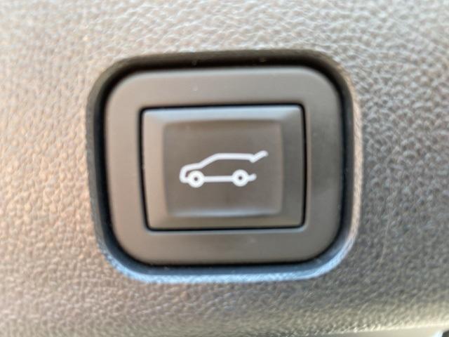used 2024 Chevrolet Traverse car, priced at $46,900