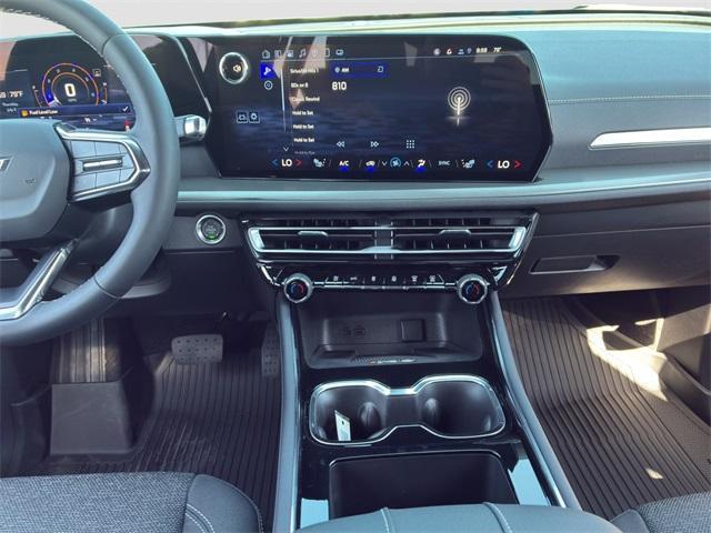 new 2025 Chevrolet Traverse car, priced at $41,560