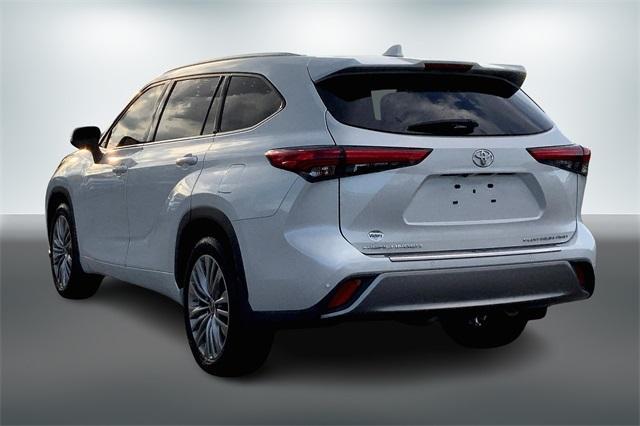 used 2022 Toyota Highlander car