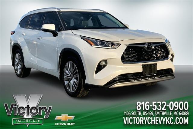 used 2022 Toyota Highlander car