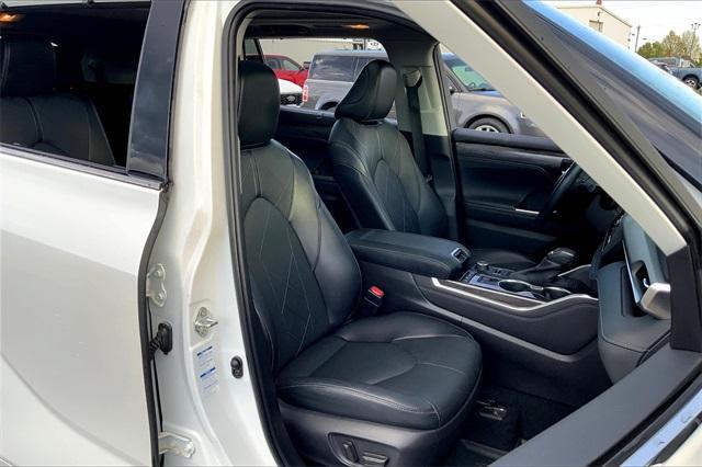 used 2022 Toyota Highlander car