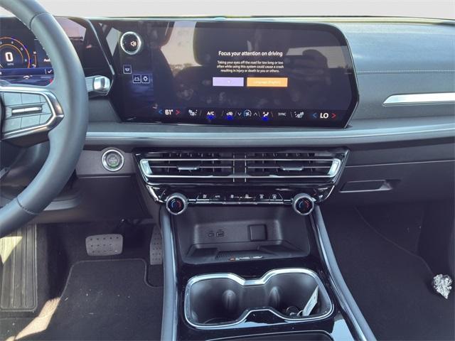new 2025 Chevrolet Traverse car, priced at $40,695
