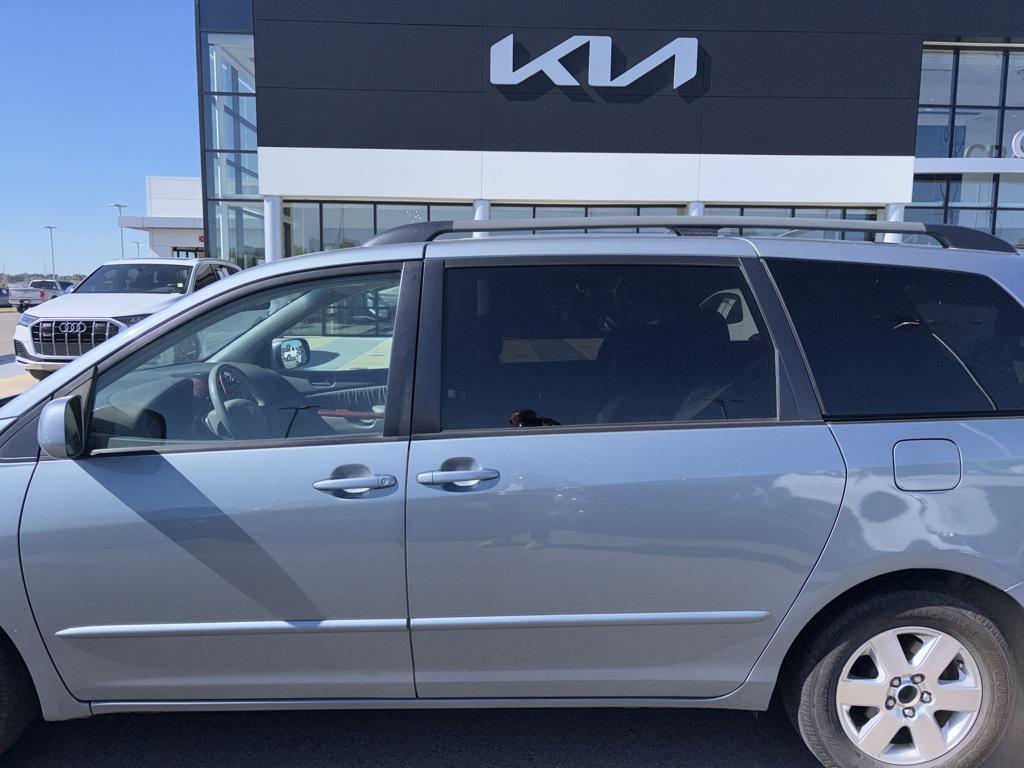 used 2004 Toyota Sienna car, priced at $6,500