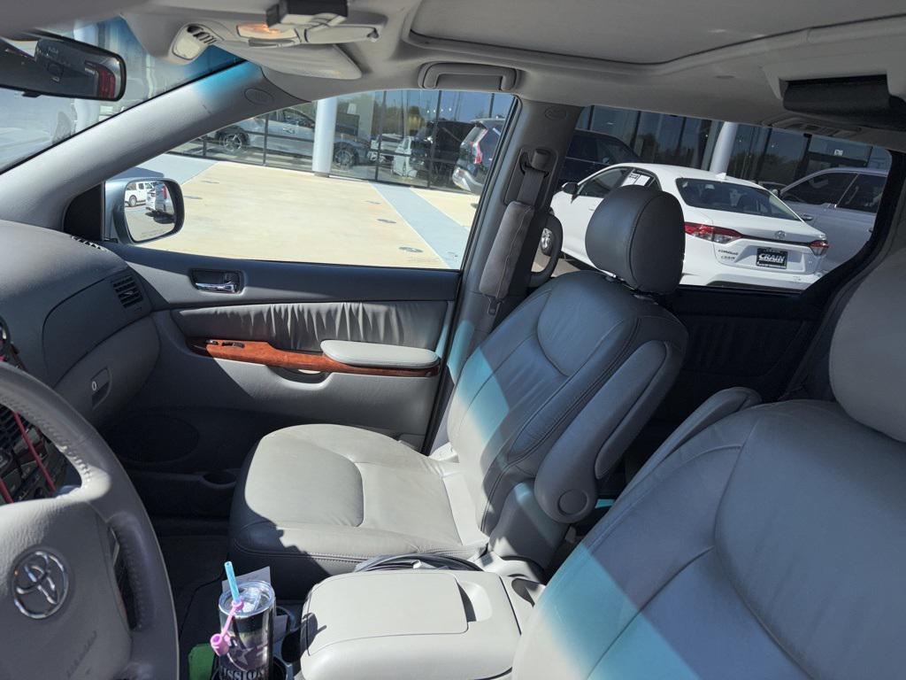 used 2004 Toyota Sienna car, priced at $6,500