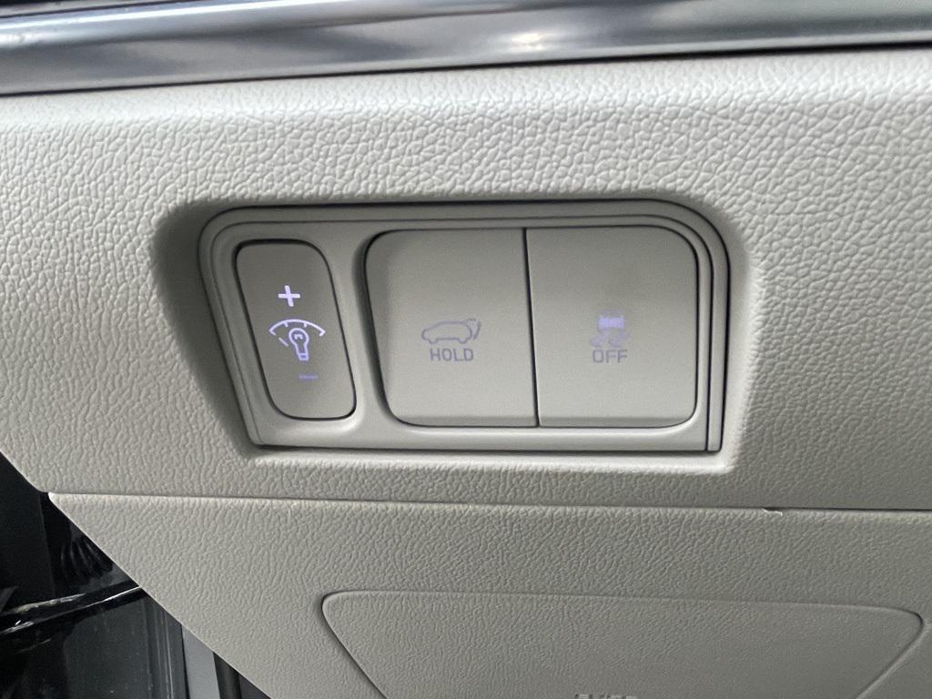 used 2025 Kia Sorento car, priced at $38,579