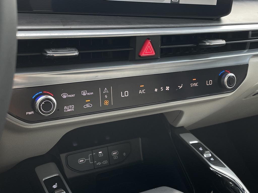 used 2025 Kia Sorento car, priced at $38,579