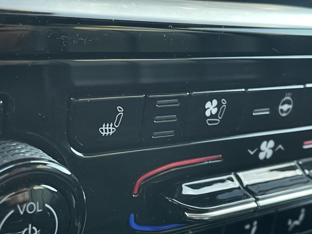 used 2024 Jeep Grand Cherokee L car, priced at $33,042