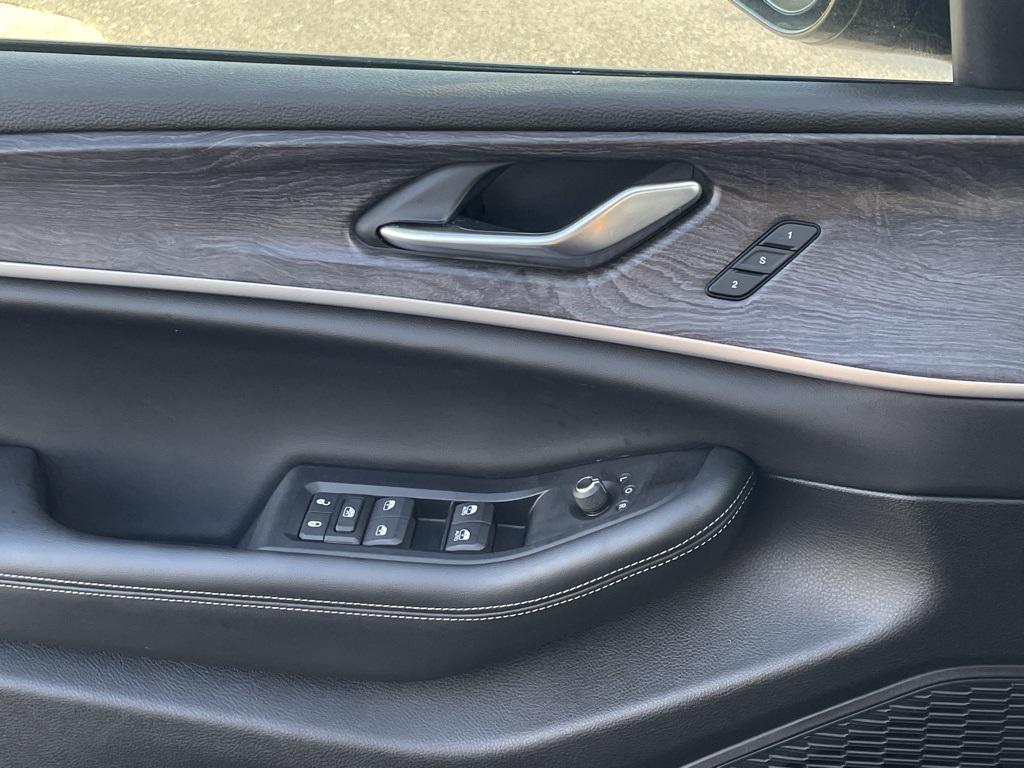 used 2024 Jeep Grand Cherokee L car, priced at $33,042