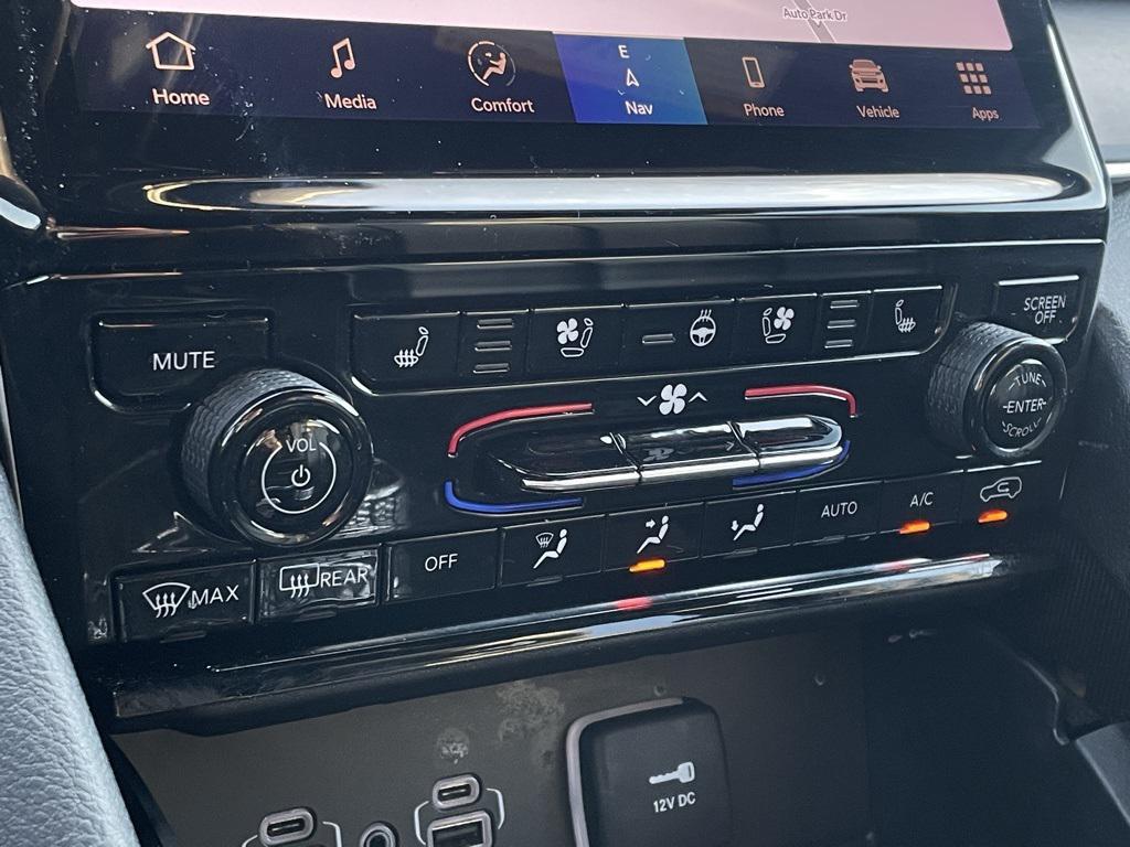 used 2024 Jeep Grand Cherokee L car, priced at $33,042