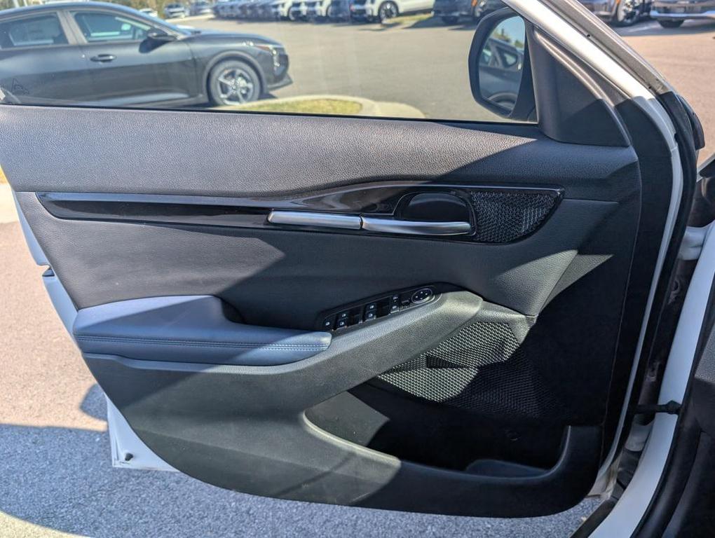 used 2024 Kia Seltos car, priced at $21,083