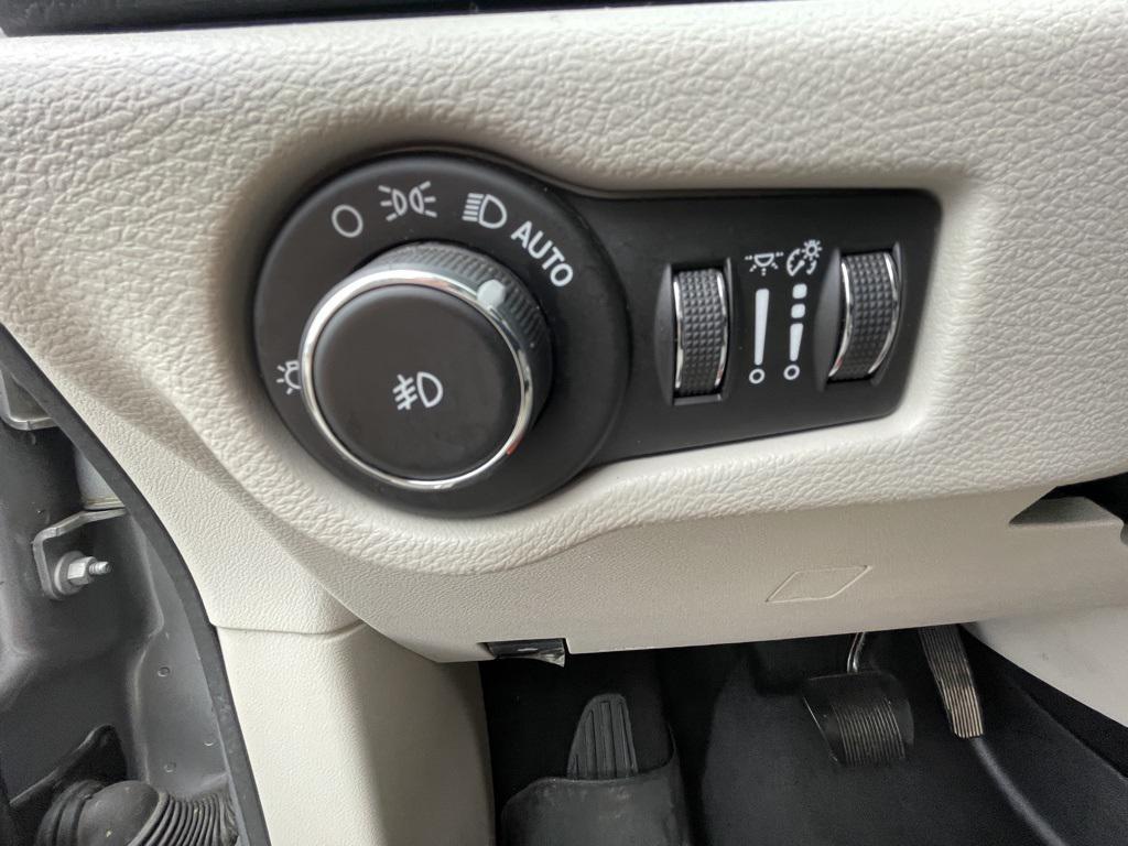 used 2018 Chrysler Pacifica car, priced at $15,802