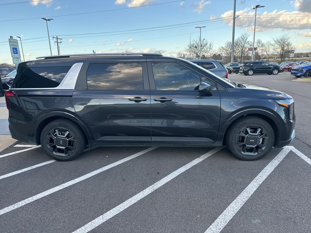 used 2025 Kia Carnival Hybrid car, priced at $39,071