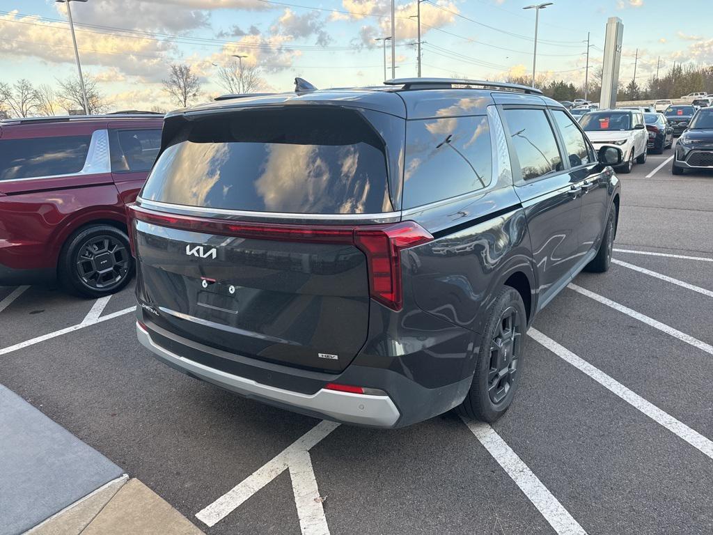 used 2025 Kia Carnival Hybrid car, priced at $39,071